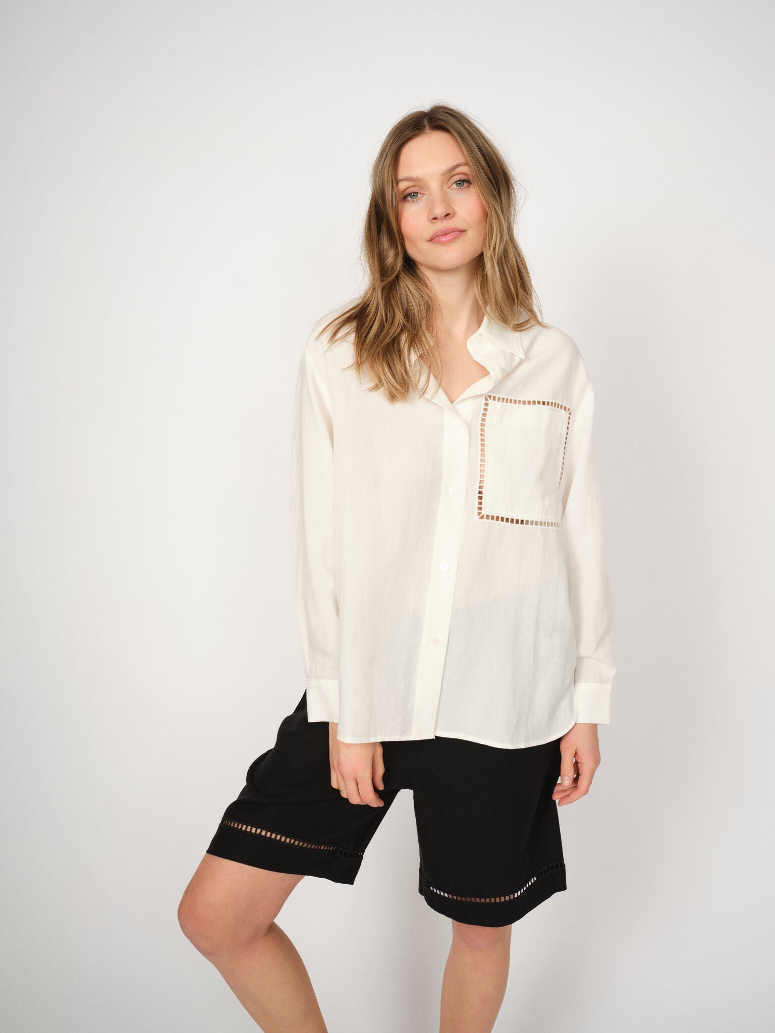 Modelshot / Ecru / Detail